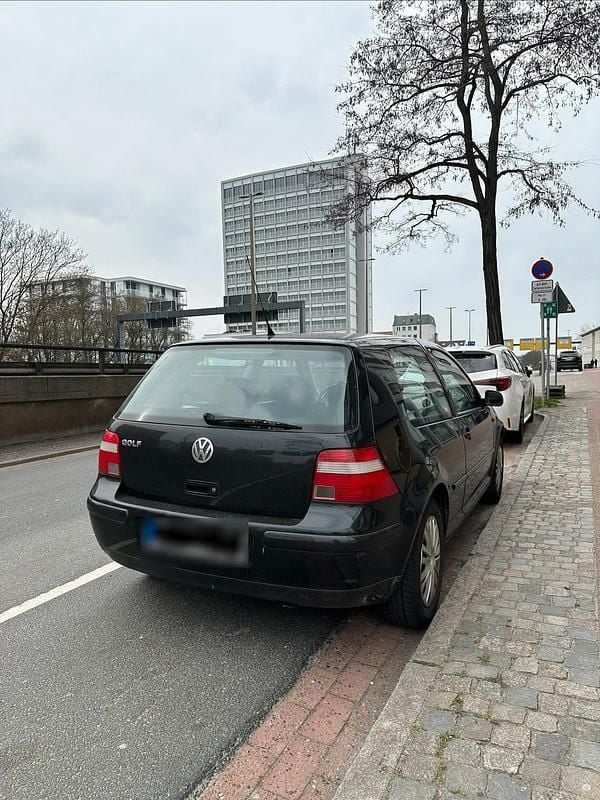 Gebraucht VW Golf IV 75 PS (55 kW) 2003 Schwarz Kleinwagen