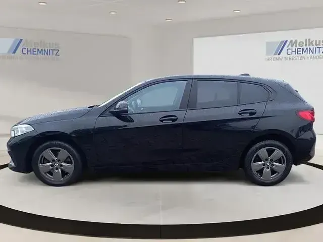 Gebraucht BMW 118 Advantage 136 PS (100 kW) 2023 Saphirschwarz Kleinwagen