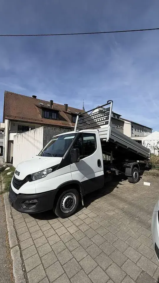 Second-hand Iveco Daily 160 CP (117 kW) 2023 Van