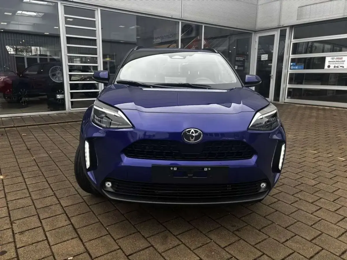 Gebraucht Toyota Yaris Cross 131 PS (96 kW) 2026 Juniper blue metallic SUV