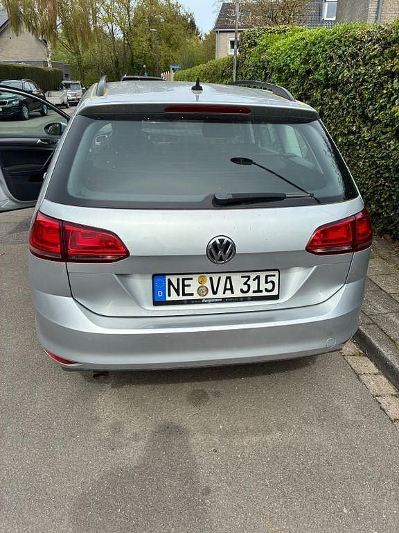 Gebraucht VW Golf VII Trendline 110 PS (80 kW) 2015 Grau Kombi