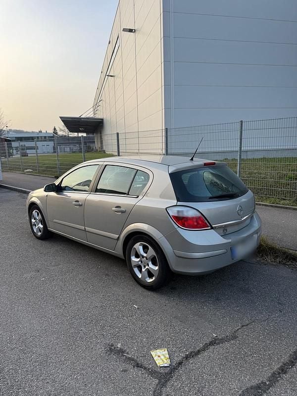 Gebraucht Opel Astra 140 PS (102 kW) 2006 Silber Kleinwagen