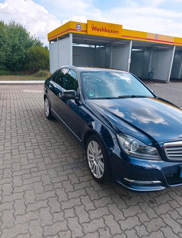 Gebraucht Mercedes C350 306 PS (225 kW) 2013 Blau Limousine