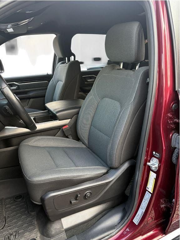 Second-hand Dodge Ram 401 CP (294 kW) 2021 Roșu Pickup