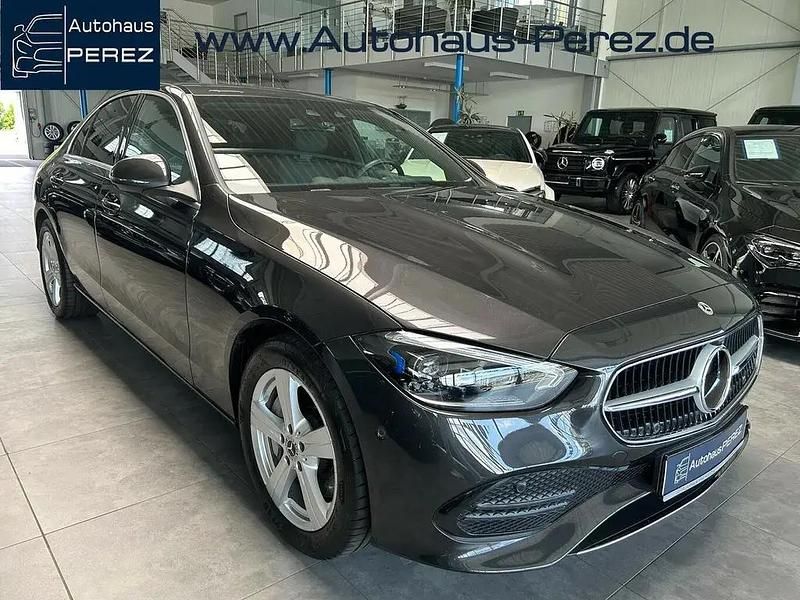 Grau Gebraucht 2023 Mercedes C300e Avantgarde Limousine | 42.899 € (Fairer Preis) - Bild 1/4