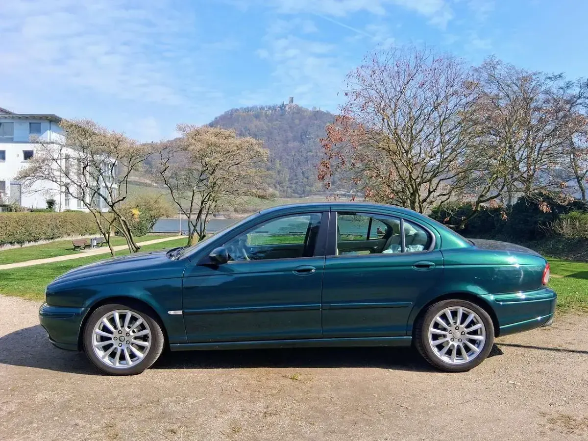 Second-hand Jaguar X-type 145 CP (106 kW) 2006 Emerald fire Berlinǎ