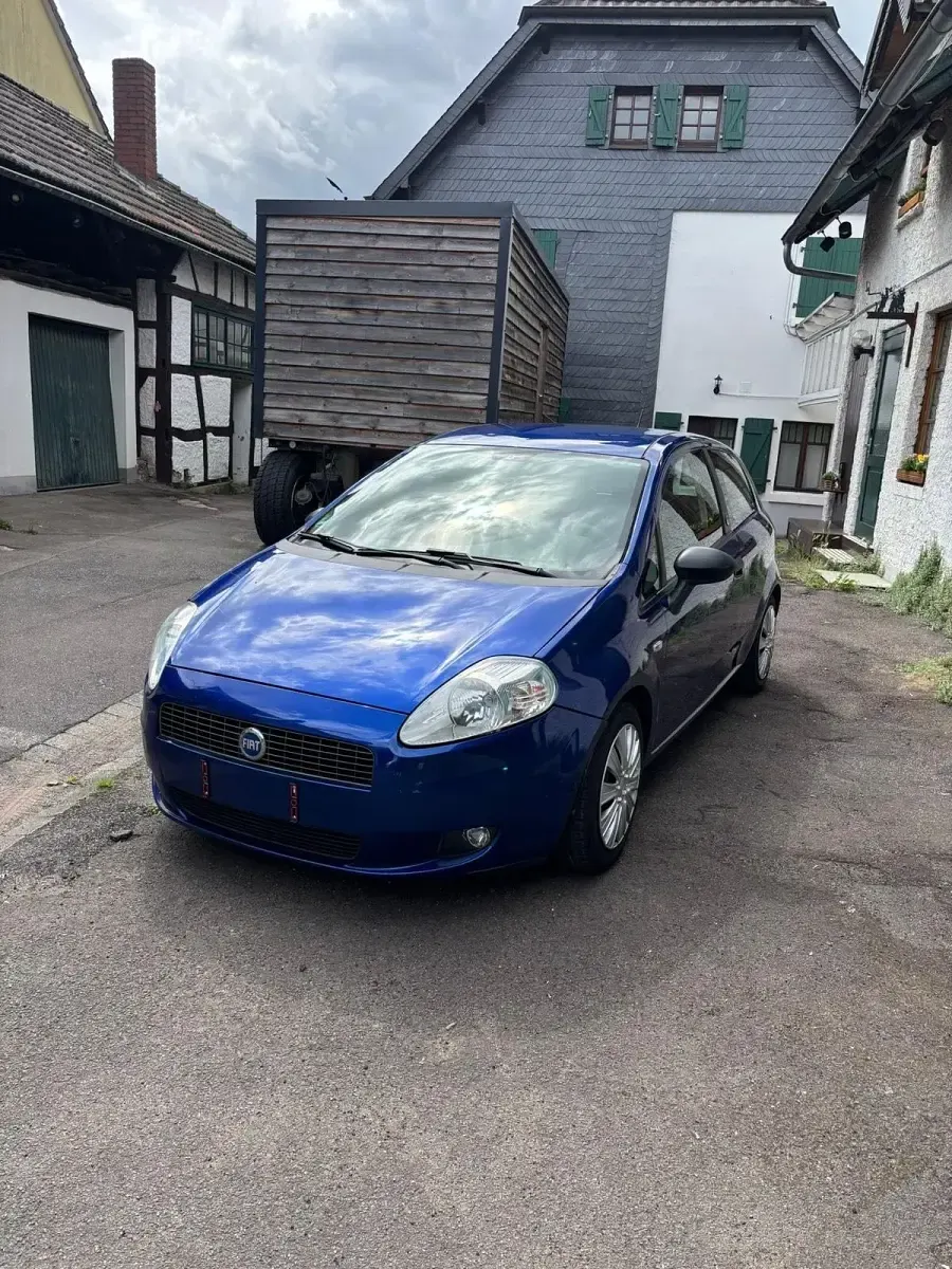 Gebraucht Fiat Punto 77 PS (56 kW) 2008 Blau Kleinwagen