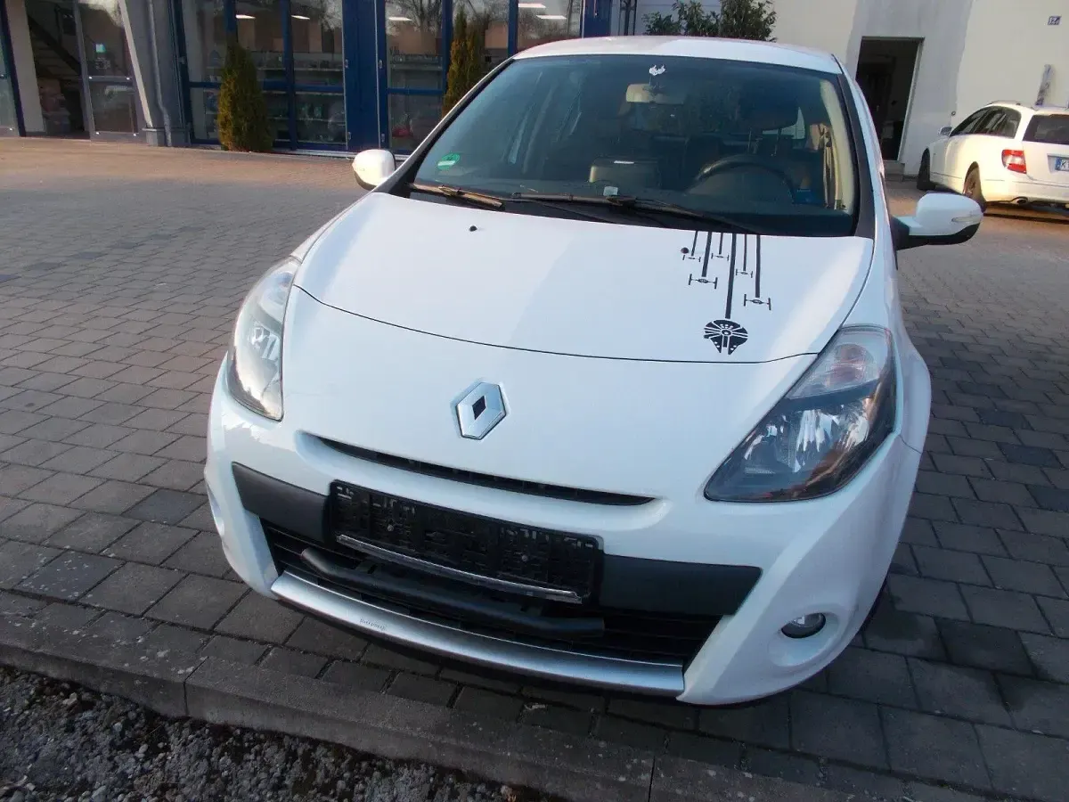 Gebraucht Renault Clio 75 PS (55 kW) 2012 Weiß Kleinwagen