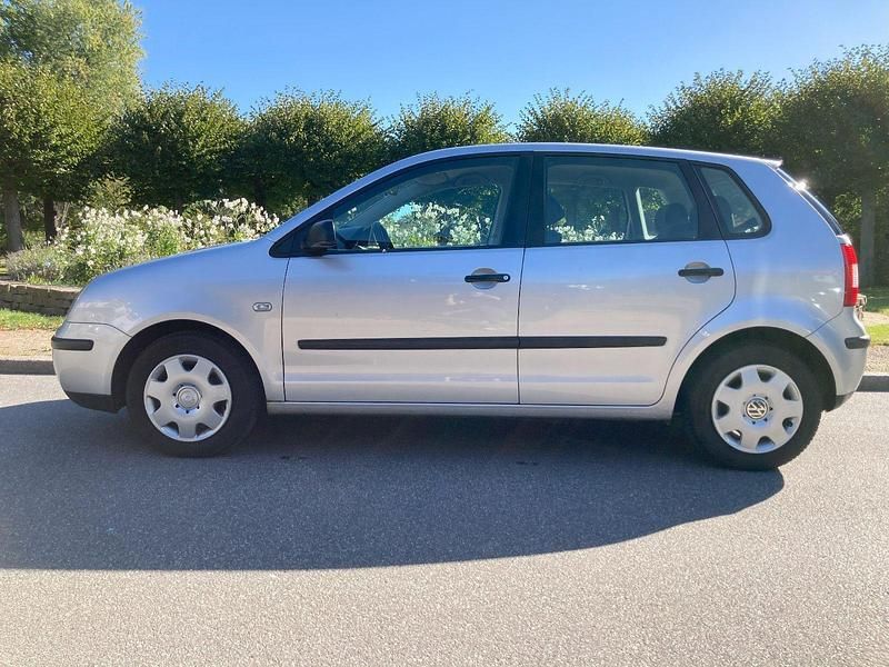 Silber Gebraucht 2004 VW Polo Limousine | 800 € (Superpreis) - Bild 1/4