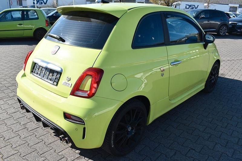 Gebraucht Abarth 595 Pista 165 PS (121 kW) 2021 Verde adrenalina Kleinwagen