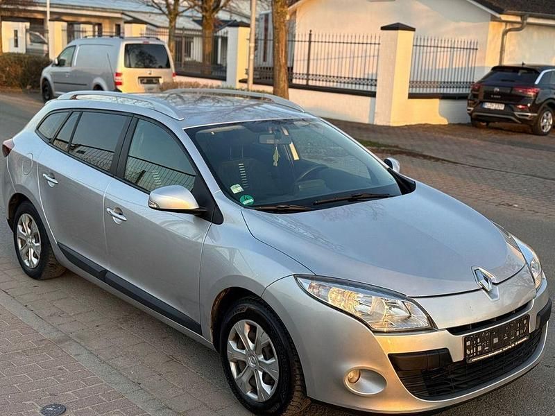 Gebraucht Renault Mégane III Expression 106 PS (77 kW) 2012 Grau Limousine