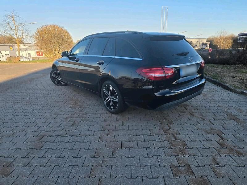 Gebraucht Mercedes C220 170 PS (125 kW) 2015 Schwarz Kombi