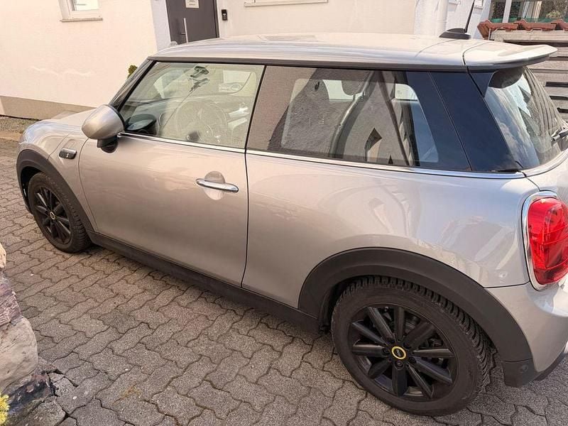 Second-hand Mini Cooper SE 135 kW (184 CP) 2023 Gri Hatchback
