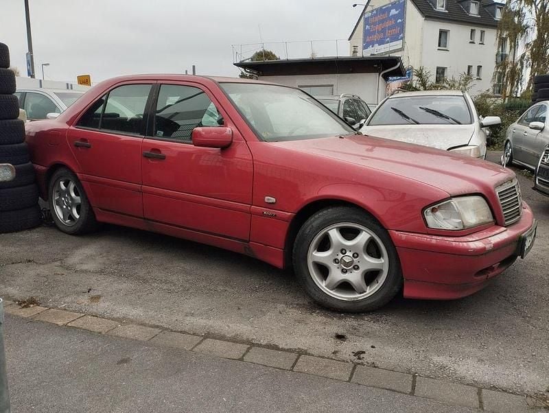 Rot Gebraucht 1998 Mercedes C220 Limousine | 1.600 € (Superpreis) - Bild 1/4
