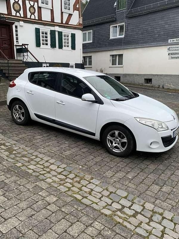 Second-hand Renault Mégane Expression 110 CP (80 kW) 2012 Alb Berlinǎ