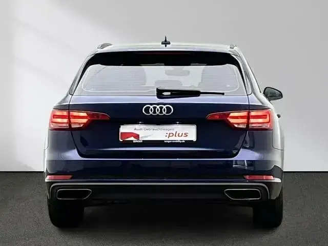 Gebraucht Audi A4 Ambiente 150 PS (110 kW) 2019 Navarrablau metallic Kombi