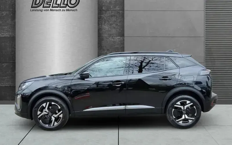 Gebraucht Peugeot 2008 Allure 131 PS (96 kW) 2025 Lackierung schwarz perla nera/ SUV