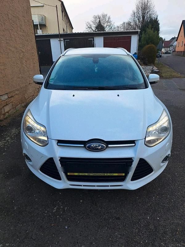 Gebraucht Ford Focus 150 PS (110 kW) 2013 Weiß Kombi