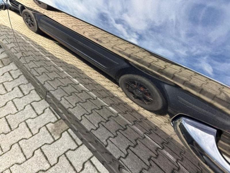 Gebraucht Skoda Superb Style 190 PS (139 kW) 2015 Schwarzmagic perleffekt Kombi