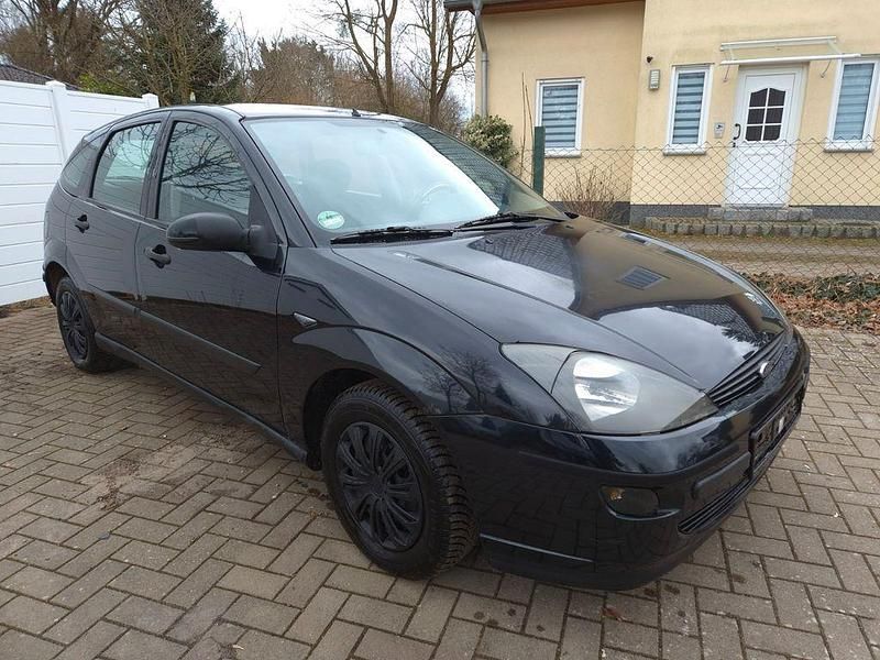 Gebraucht Ford Focus Trend 116 PS (85 kW) 2000 Schwarz Limousine