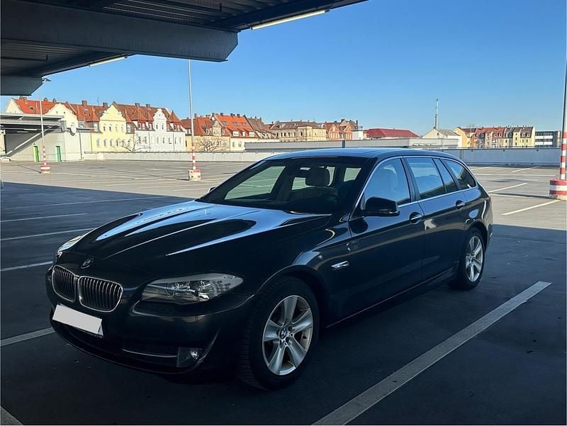 Schwarz Gebraucht 2011 BMW 525 Kombi | 7.200 € (Superpreis) - Bild 1/4
