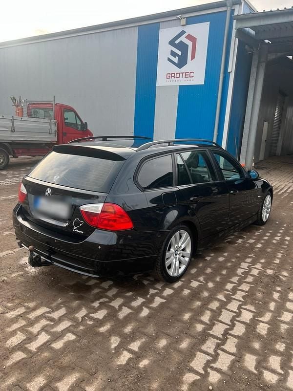 Schwarz Gebraucht 2007 BMW 318 Limousine | 2.500 € (Guter Preis) - Bild 1/4