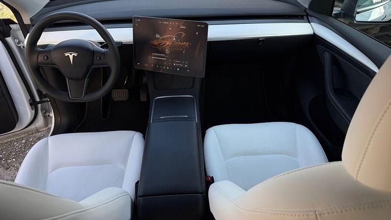 Gebraucht Tesla Model Y Standard Range 219 kW (299 PS) 2023 Weiß SUV