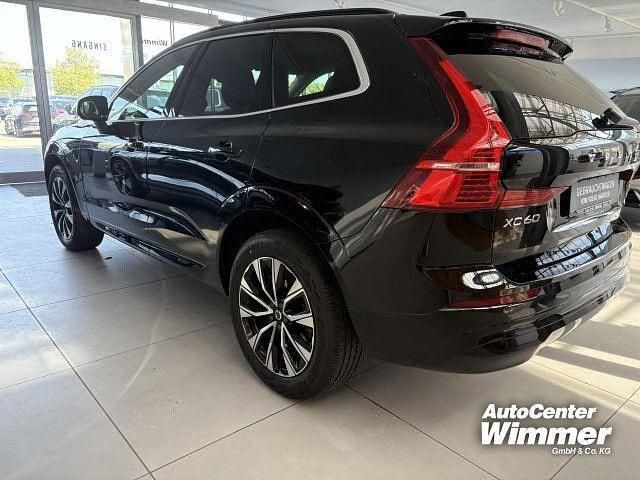 Gebraucht Volvo XC60 Core 197 PS (144 kW) 2023 019 black stone SUV