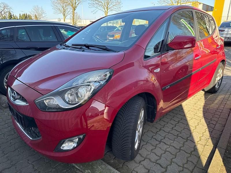 Gebraucht Hyundai ix20 125 PS (91 kW) 2013 Rot Kleinwagen