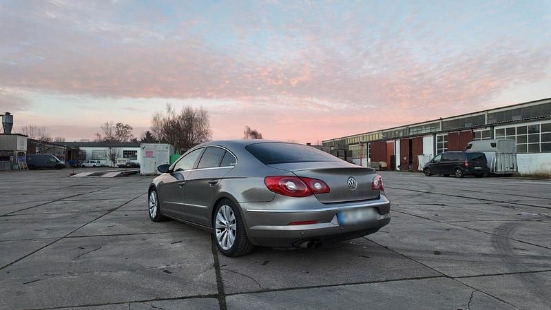 Gebraucht VW Passat 160 PS (117 kW) 2008 Braun Coupé