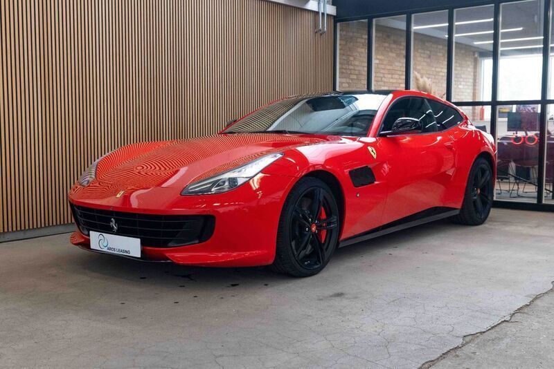 Rot Gebraucht 2016 Ferrari GTC4Lusso Limousine | 198.500 € - Bild 1/4
