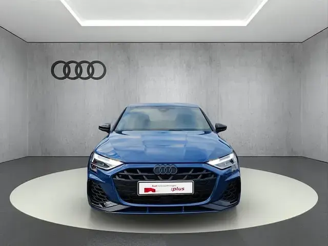 Gebraucht Audi S3 Comfort 333 PS (244 kW) 2024 Blau Limousine