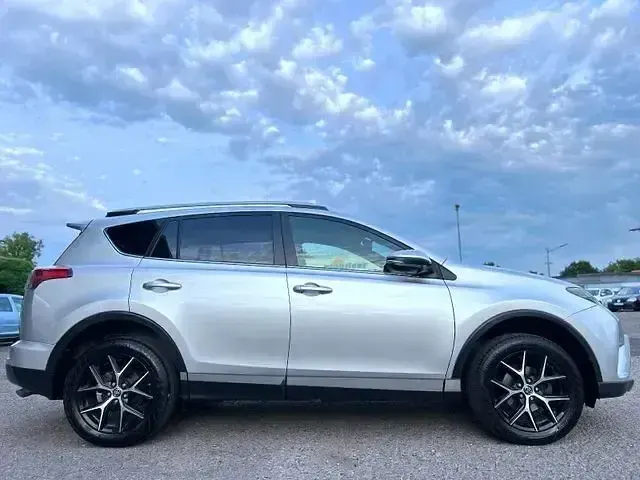 Gebraucht Toyota RAV4 Edition 151 PS (111 kW) 2016 Silber SUV