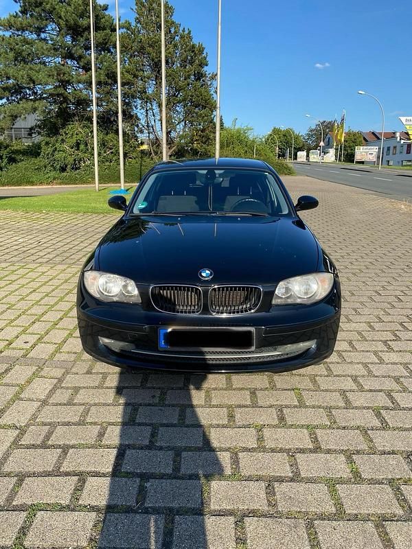 Gebraucht BMW 118 143 PS (105 kW) 2009 Schwarz Kleinwagen