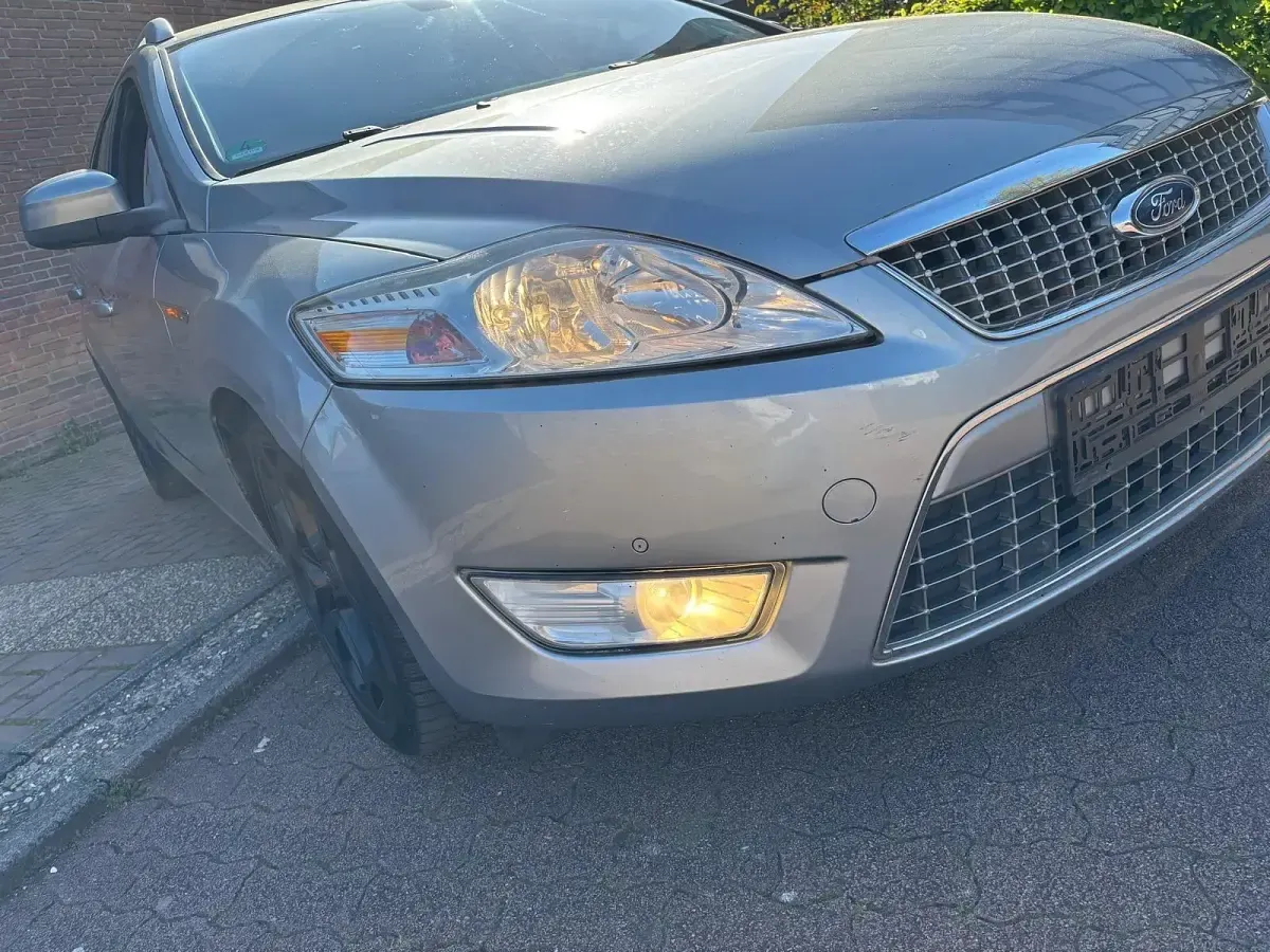 Gebraucht Ford Mondeo 131 PS (96 kW) 2009 Silber Kombi
