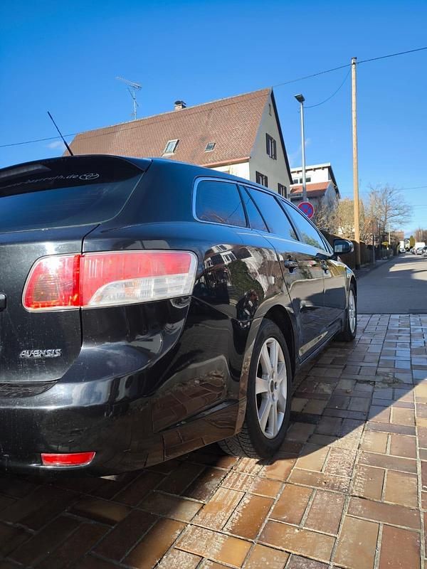 Gebraucht Toyota Avensis 150 PS (110 kW) 2009 Schwarz Kombi