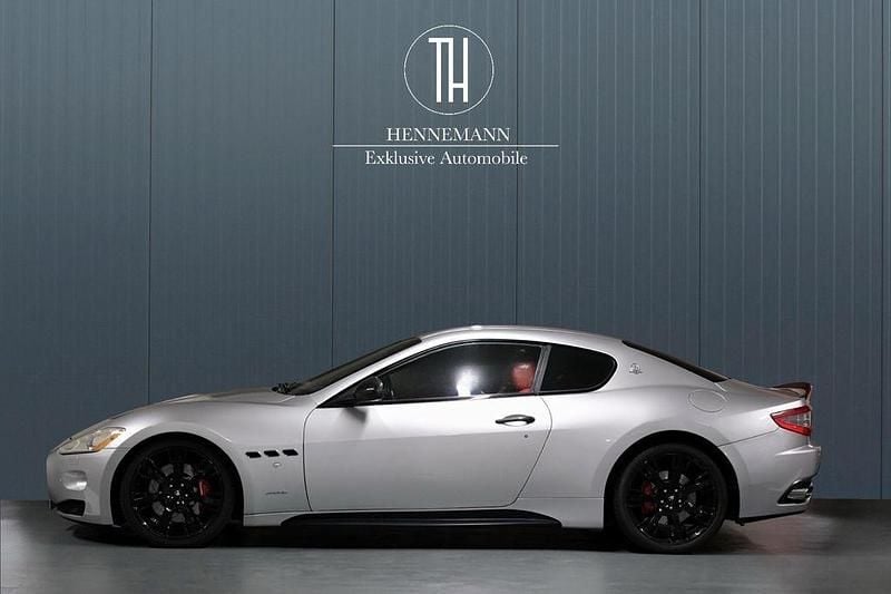 Gebraucht Maserati Granturismo 441 PS (324 kW) 2011 Silber metallic Coupé