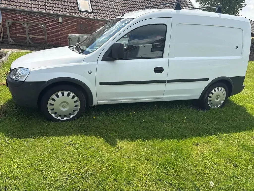 Gebraucht Opel Combo 65 PS (47 kW) 2007 Weiß Van / Kleinbus