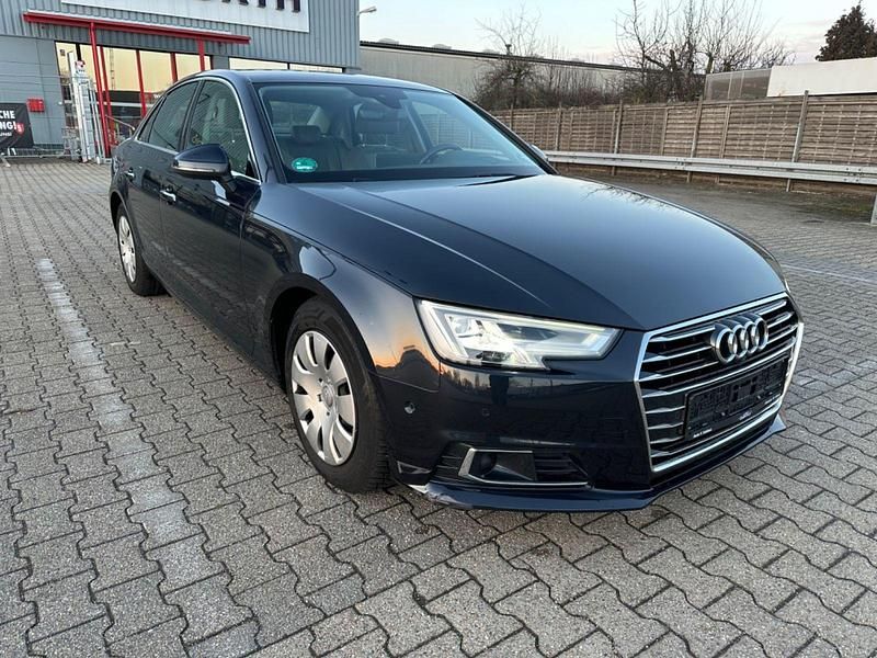 Gebraucht Audi A4 Ambition 150 PS (110 kW) 2015 Blau Limousine