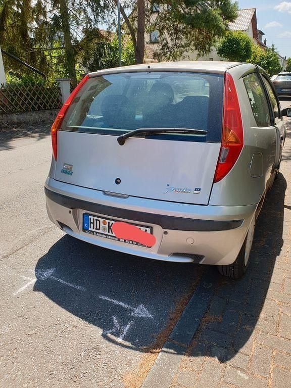 Silber Gebraucht 2001 Fiat Punto Kleinwagen | 700 € (Guter Preis) - Bild 1/4