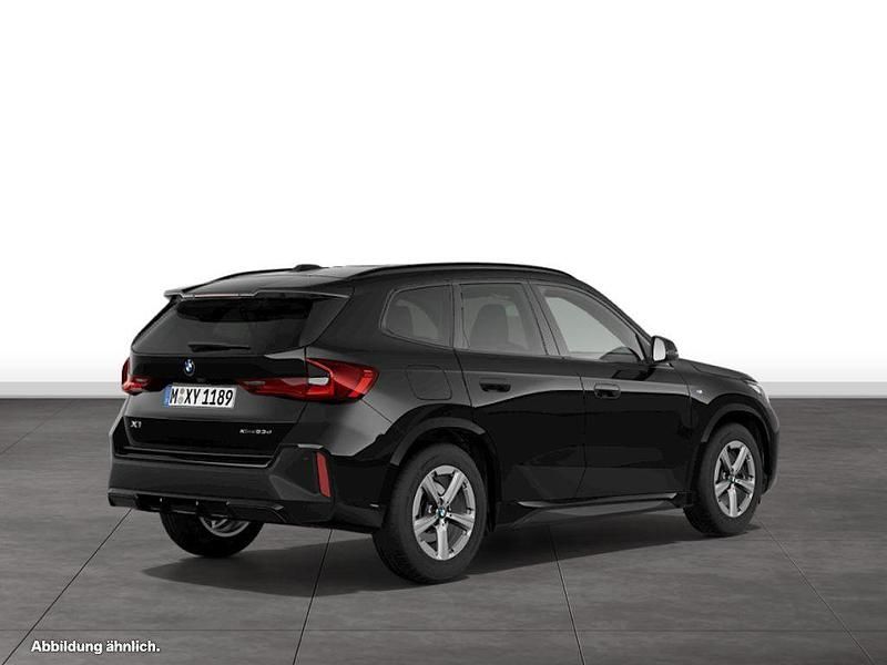 Black sapphire metallic Gebraucht 2025 BMW X1 Comfort Edition SUV | 51.764 € (Teuer) - Bild 1/2