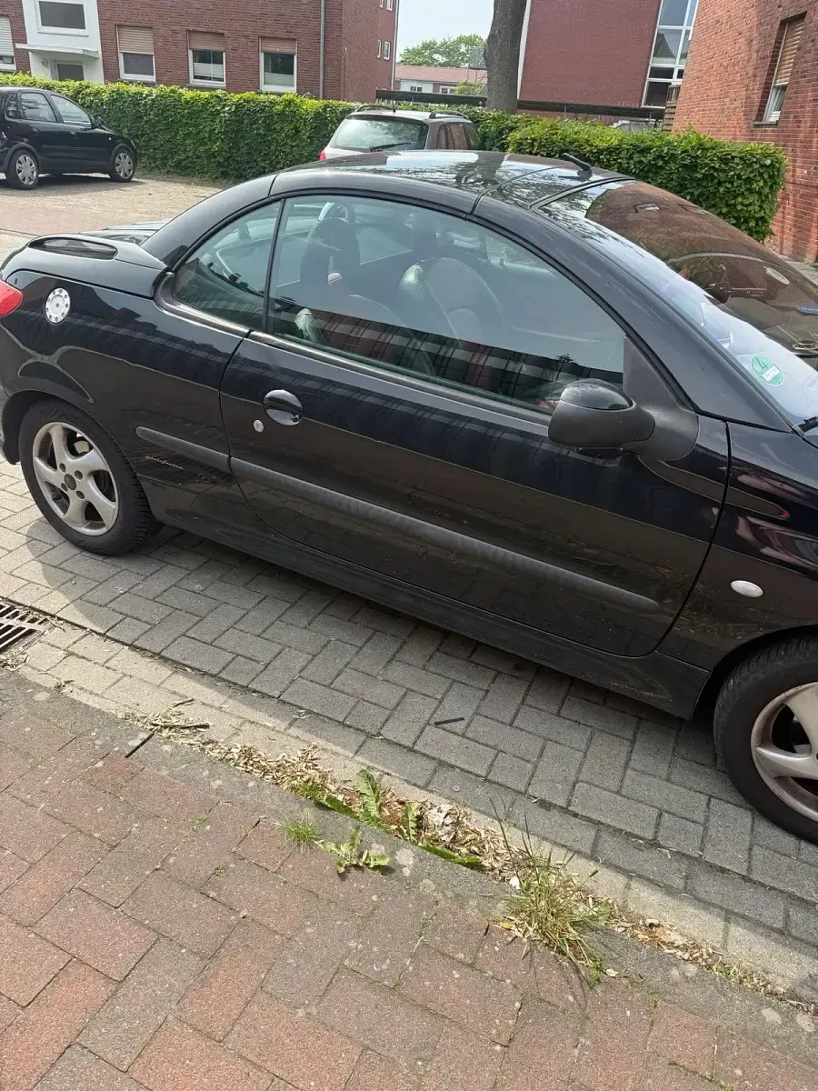Gebraucht Peugeot 206 60 PS (44 kW) 2003 Schwarz Cabrio