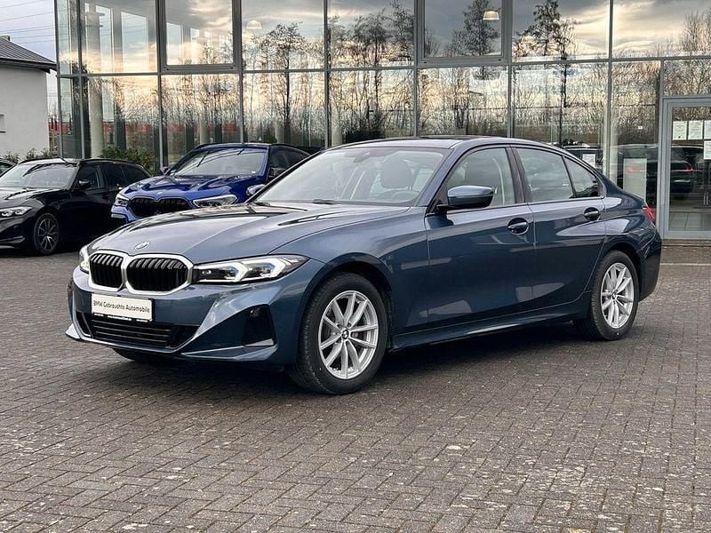 Gebraucht BMW 318 156 PS (114 kW) 2024 Arctic race blue metallic (metallic) Limousine