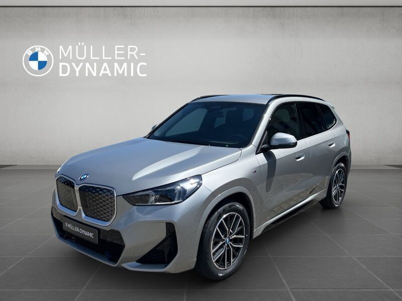 Spacesilber metallic Neu 2025 BMW iX1 Luxury Line SUV | 47.470 € (Guter Preis) - Bild 1/4