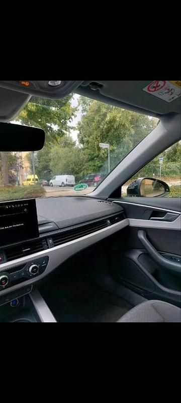 Gebraucht Audi A4 163 PS (119 kW) 2020 Schwarz Kombi