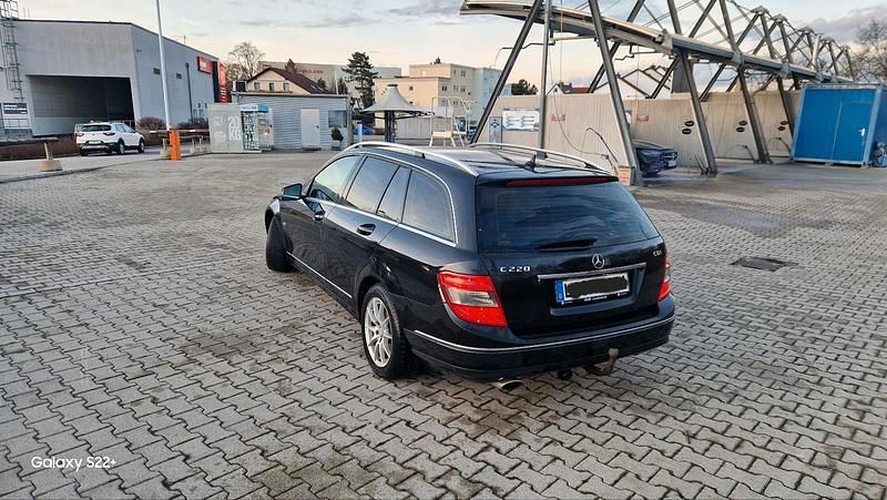 Gebraucht Mercedes C220 175 PS (128 kW) 2010 Schwarz Kombi