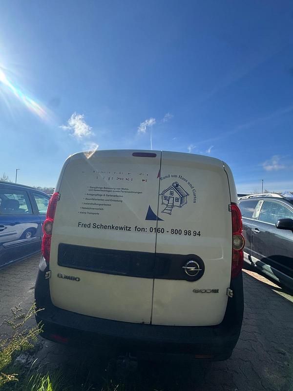 Gebraucht Opel Combo 90 PS (66 kW) 2015 Weiß Van / Kleinbus
