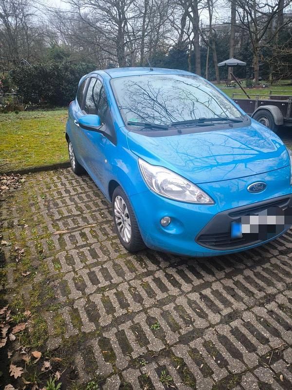 Gebraucht Ford Ka Titanium 73 PS (53 kW) 2015 Blau Kleinwagen