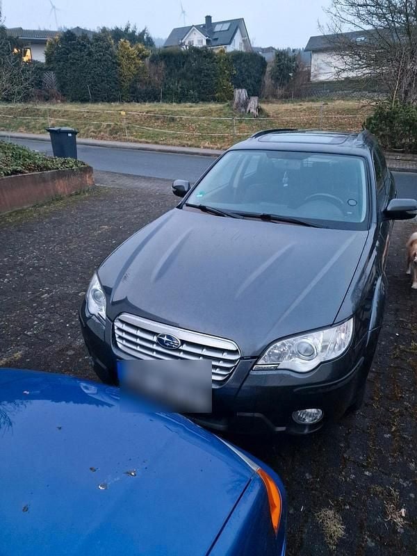 Grau Gebraucht 2007 Subaru Outback SUV | 6.500 € - Bild 1/4