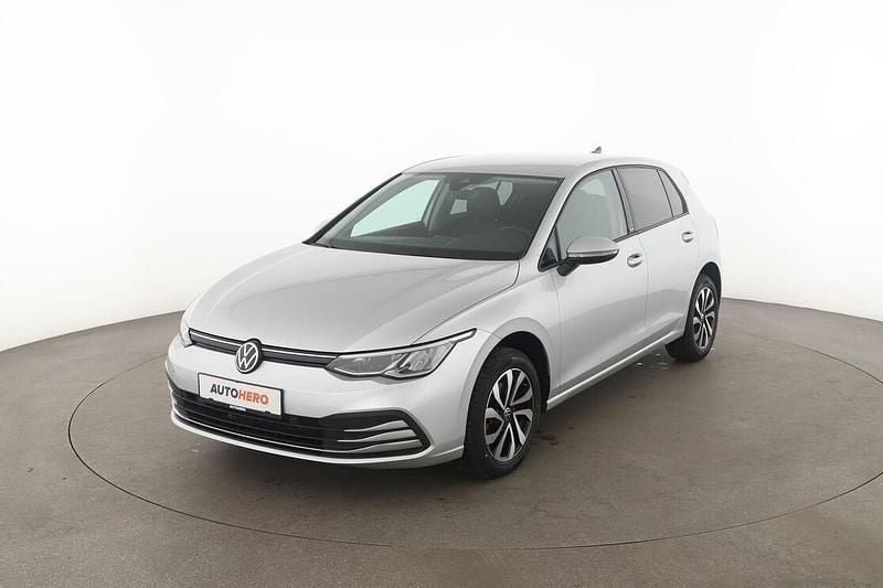 Silber Gebraucht 2021 VW Golf VIII Active Limousine | 21.280 € (Guter Preis) - Bild 1/3